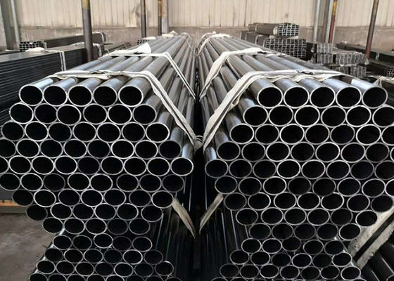 سطح ناعم أنابيب الفولاذ المطاط البارد مع الطلاء الأسود طلاء الطلاء