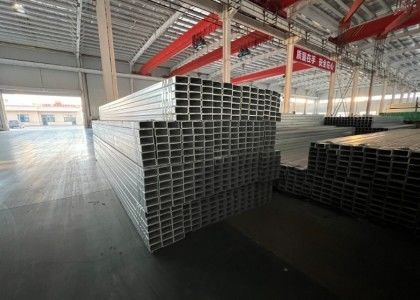 ملفات تعريف أنبوبية من الفولاذ بطول 6 م مع قطر داخلي من 1-20 ملم للمكونات الهيكلية الشمسية والبناء
