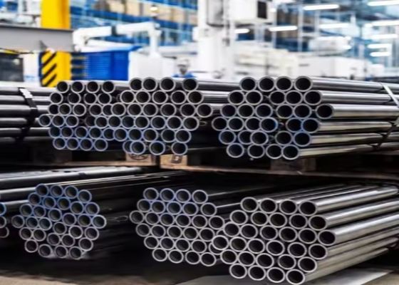 5.8M 6M طول أنابيب هيكلية الفولاذ المقاوم للصدأ مع معيار دين 17458