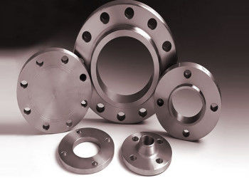 1/2'' - 48'' شفة انزلاقية مقاومة للصدأ بسطح زيتي لوصلات أنابيب آمنة ومتينة فئة 300