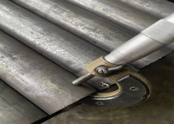 أنبوب الفولاذ المبادل الحراري ASME 0.7-30MM سمك الجدار