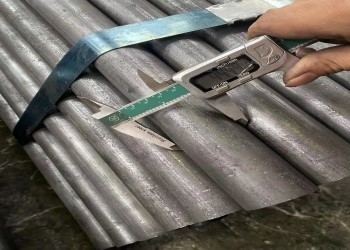 أنبوب الصلب المبادل الحراري ISO 0.7-30MM سمك الجدار الطول المخصص