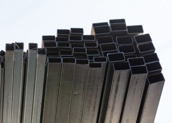 مقاطع فولاذية مربعة مجوفة مدرفلة على الساخن من الدرجة Q195-235 للإنشاءات والآلات