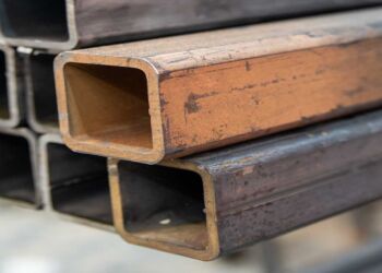 مقاطع فولاذية مجوفة مدلفنة على الساخن بدرجة Q195-235 وخيارات سطح مخصصة للتطبيقات الهيكلية