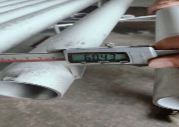 أنابيب من الفولاذ المقاوم للصدأ المستديرة بدون خياطة مع BA/2B/NO.1/NO.3/NO.4 النهاية السطحية للتطبيقات المعالجة الكيميائية والطبقة الغذائية